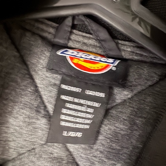 Dickies Men's Black Quilted Vest - Picture 2 of 3